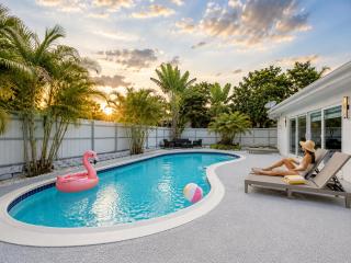 Private Pool Arcade Game Room Outdoor Dining - 7