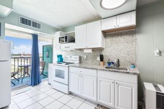 Anchor Resort by Silver Sands Vacation Rentals - 4