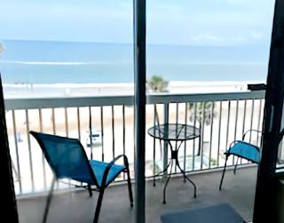 Daytona Beach Oasis Oceanfront balcony 1 bdrm - 9