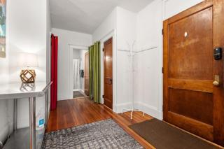 Boston Room by Cleveland Circle & BC - 8