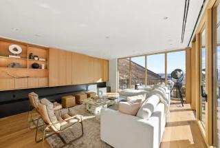 Ski In Ski Out Luxury Retreat - 9