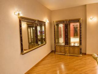 Central Baku Spacious & Comfortable 3BR Apartment - 7