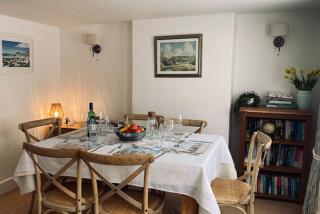 Charming Cottage Nr Beach and Town Free Parking - 1