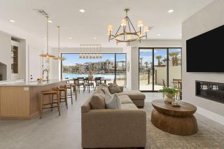Barefoot Beach Bungalow home - 9