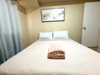 Corner 1 Bedroom Unit at Centrio Tower - 7
