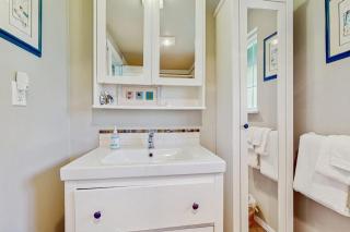 Ten Pines Cottage in Ocean Shores - 2