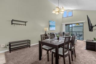 Upstay Condo near MCO Airport w Golf & Pool - 2