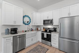 Luxury Retreat on Oleander - Unit L - 6
