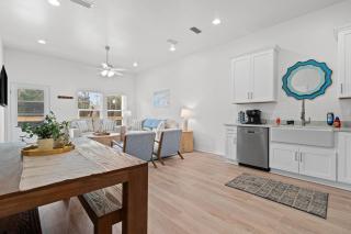 Luxury Retreat on Oleander - Unit L - 3