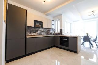 Bright 3-Bedroom Apartment with Sea Views& Terrace - 9