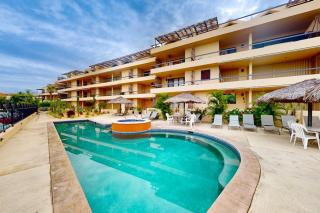 Inviting Apartment across from the Beach with Pool, Grill, Balcony & Golf nearby - 7