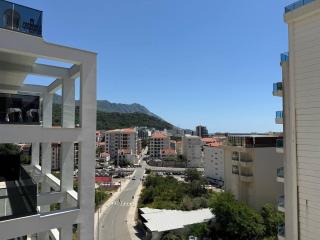 Modern 2-Bedroom Apartment, Becici, Budva - 1