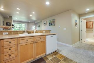 1/2 Mi to Olde Town: Mtn-View Gem w/ On-Site Trail - 5