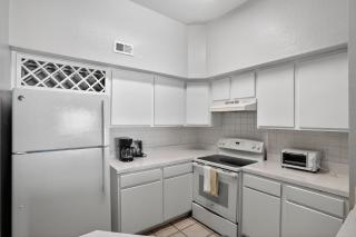 Contemporary 2BR in Prime Orlando - 3