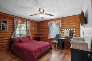 Scenic Cabin Retreat with Gym, Game Room and Outdoor Space - 9