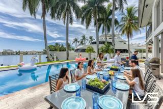 VillaKey- LUXE Waterfront Villa 5Min to Beach - 9