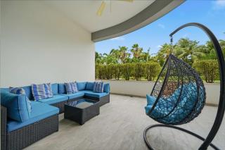 Cable Beach Condo Large private patio with BBQ - 9