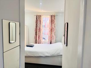 Y2 rest house ltd - Londres - 7