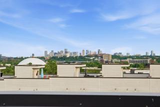Rooftop Skyline Views DT Nash Sleeps 12 - 9