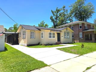 5 Bedroom Home Sleeps 10, Avondale Jacksonville, Ping Pong, Screened Porch, Parking - 7