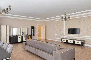 Premium 2BR Sea View Luxury Suite Center - 5