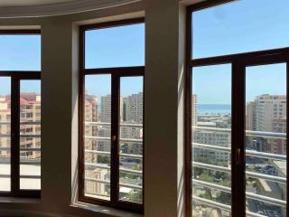 Premium 2BR Sea View Luxury Suite Center - 4