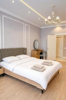 Premium 2BR Sea View Luxury Suite Center - 0
