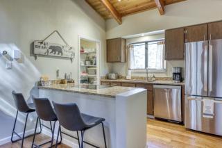 Slopes & Shores Chalet - 2