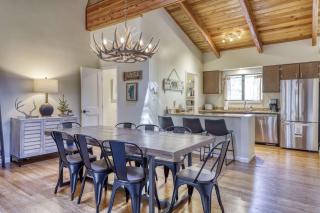 Slopes & Shores Chalet - 1