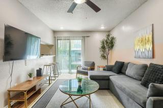 Cozy Urban Getaway 2B - Sleeps 6 - Pool, Prkg - 0