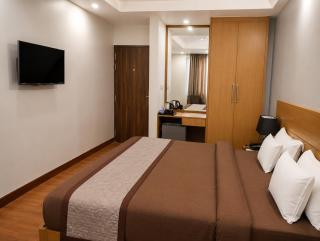 SEA VIEW LUXURY N BEACH - PURI - Premium & Luxury stay and Comfortable Stay With Warm Hospitality -near Hotel Samsara Palace - Free Wi-Fi - Lift - Parking - Restaurant with Free Room Service - Near Beach and temple - 6
