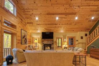 Rustic 5BR Cabin - HOT TUB - Swanton - 4