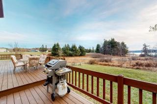 Charming 4BR Lodge - HOT TUB - Swanton - 3