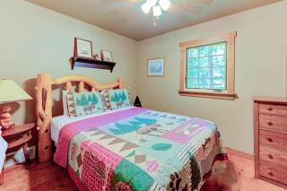Lazy Bear Lodge - 1