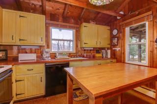 Rustic 3BR Farmhouse - LAKE VIEW - McHenry - 3