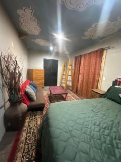 Private KC Bungalow Patios, Fire Pit & FIFA 2026 - 4