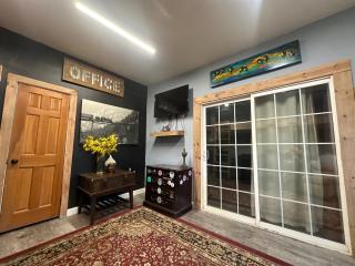 Private KC Bungalow Patios, Fire Pit & FIFA 2026 - 2