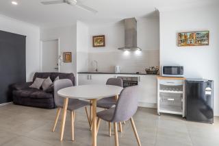 BRAND NEW Stylish Apartment Tranquil & Self Check in - 9
