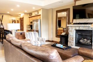 Crystal Peak Lodge #7000 - 5