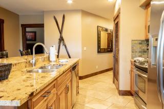 Crystal Peak Lodge #7000 - 3