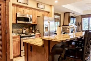 Crystal Peak Lodge #7000 - 1
