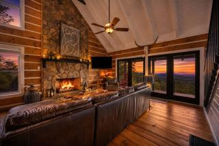 Top of the Mountain Breathtaking Views Hot Tub - 2