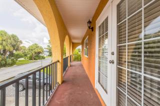 NEW Luxe Private Condo Steps 2 Beach and Sunsets Park 2 Cars Private Quiet UNIT B - 8