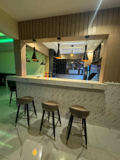 Leebwill Hotel & Apartment - 1
