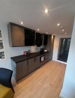 Contemporary and Spacious Home - 7