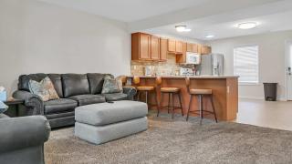 Cozy Bloomington Townhouse Close to IU Campus - 8