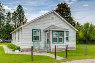 Jack's Place - Steps to Main St - 1950s Retreat! - 8
