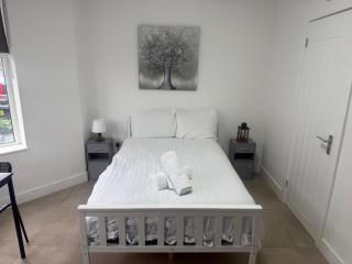 Cozy Studio Flat - With Garden and Modern Amenities - 0