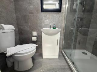 Cozy Studio Flat - With Garden and Modern Amenities - 4