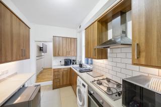 London Balham Spacious 4-Bedroom Home with Garden & Parking - 7